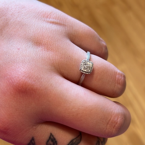 COPY - Kay Jewelers Promise ring - Picture 5 of 5